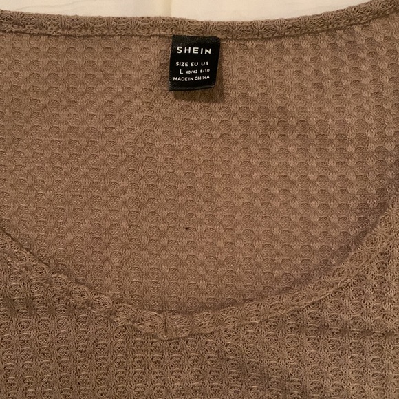 Long sleeve waffle cut shirt - Picture 2 of 3